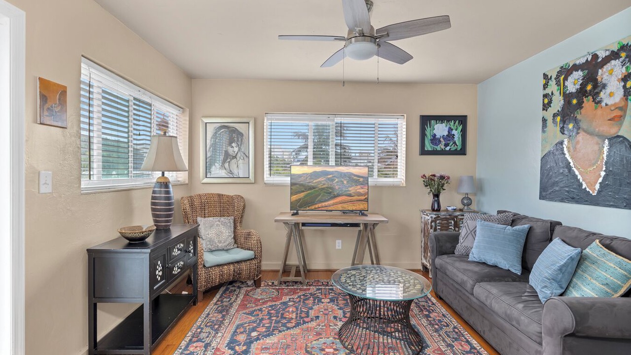 Photo of Livingroom in North Beach