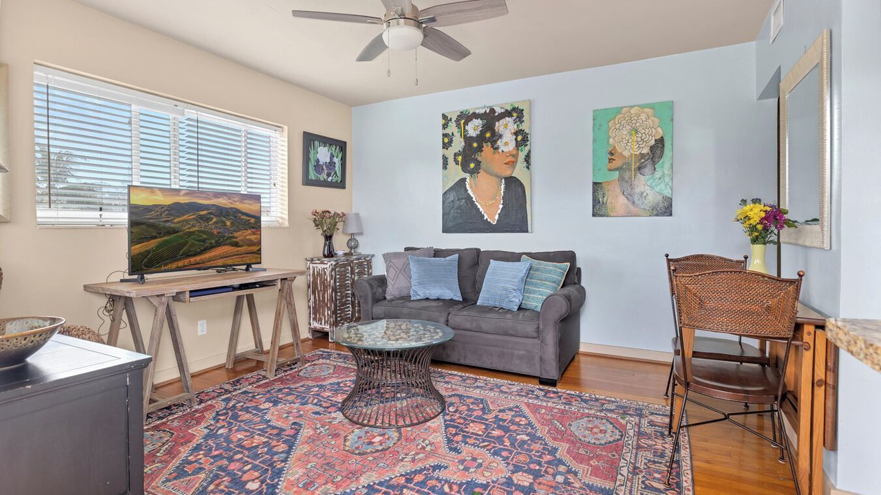 Photo of Livingroom in North Beach