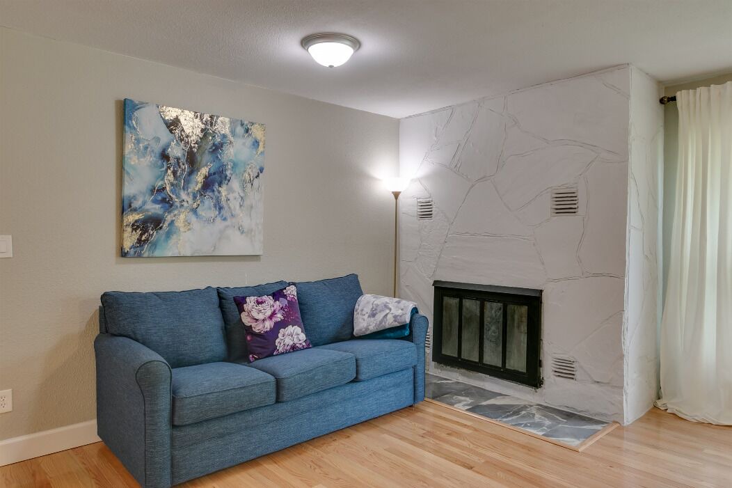 Photo of Livingroom in Historic Downtown Melbourne