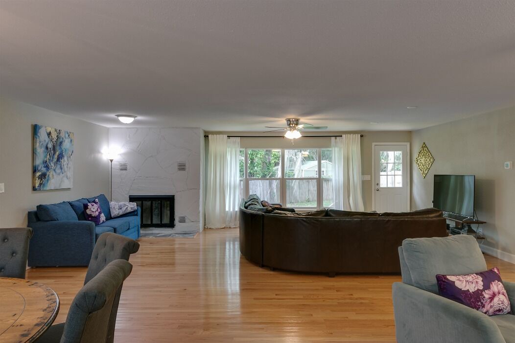 Photo of Livingroom in Historic Downtown Melbourne