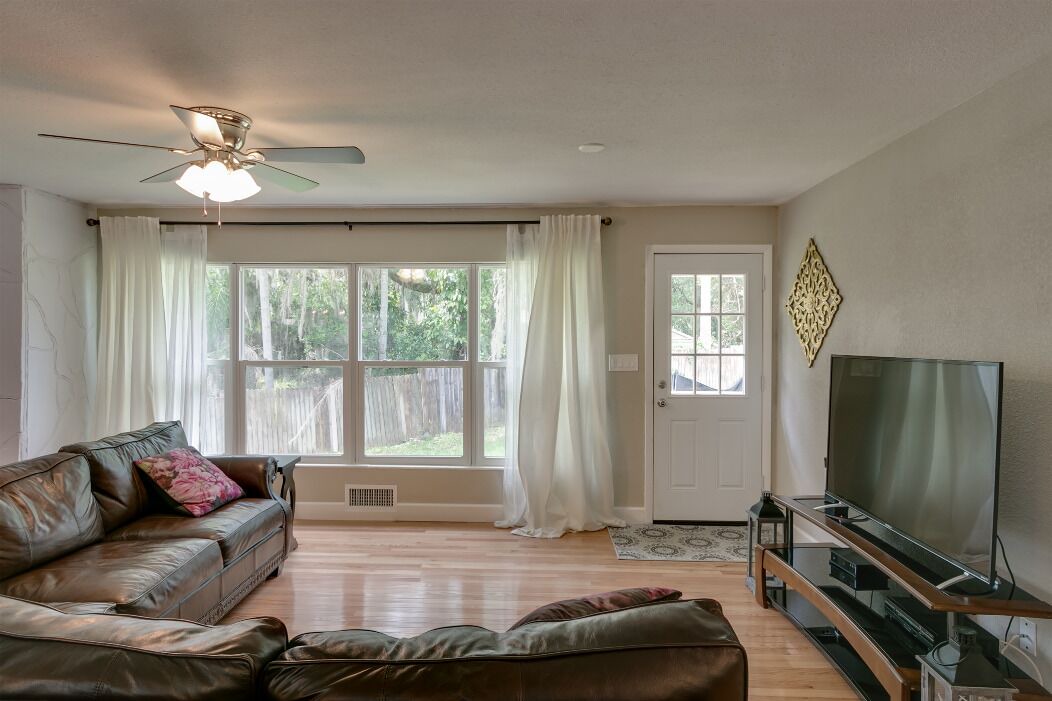 Photo of Livingroom in Historic Downtown Melbourne