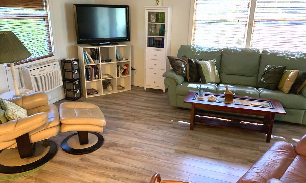 Photo of Livingroom in Pine Island Center