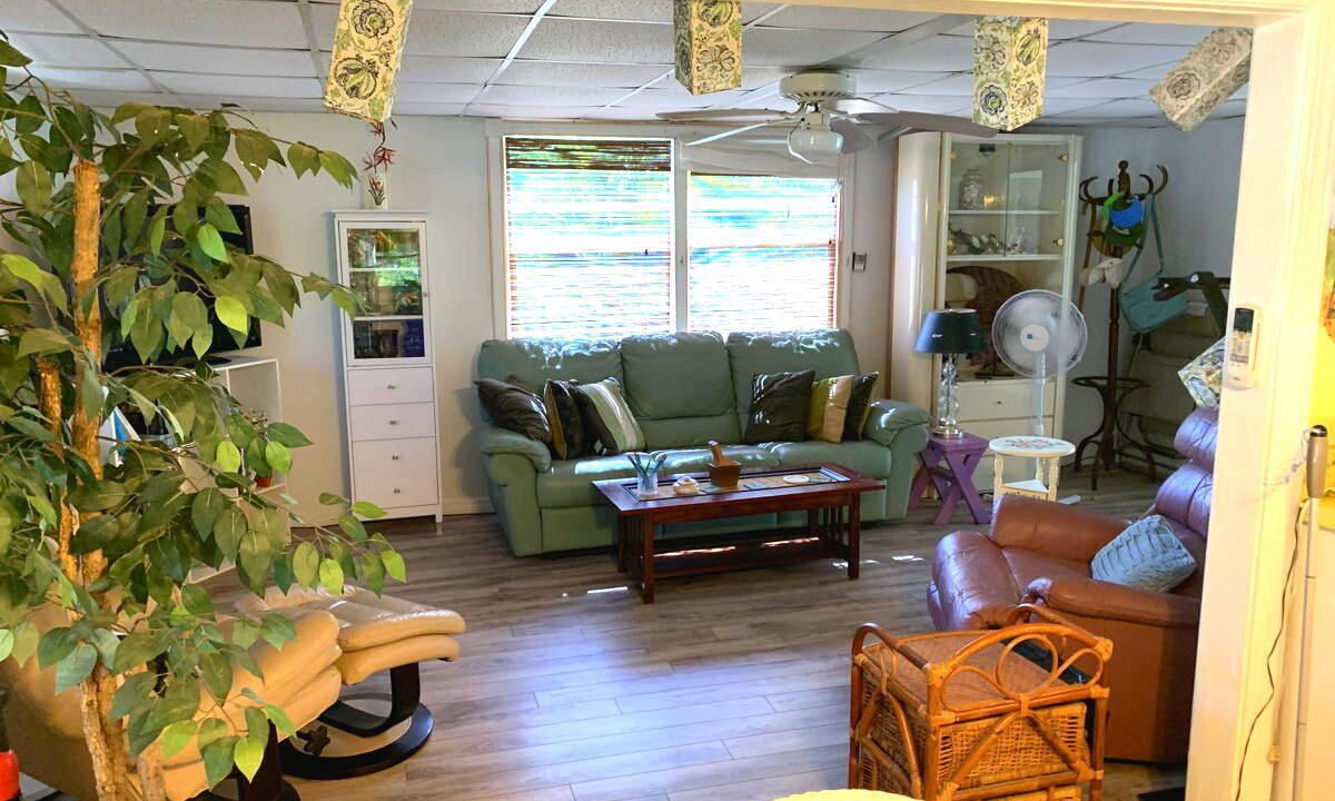 Photo of Livingroom in Pine Island Center