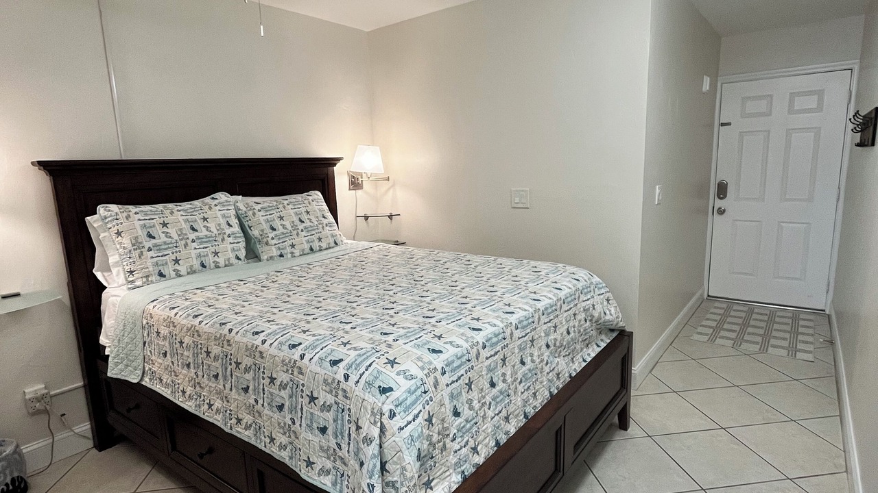 Photo of Bedroom in Vanderbilt Beach