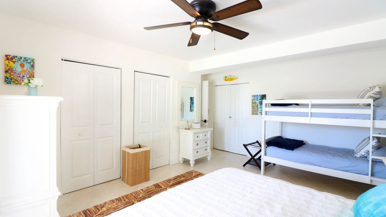 Photo of Bedroom in Venetian Shores