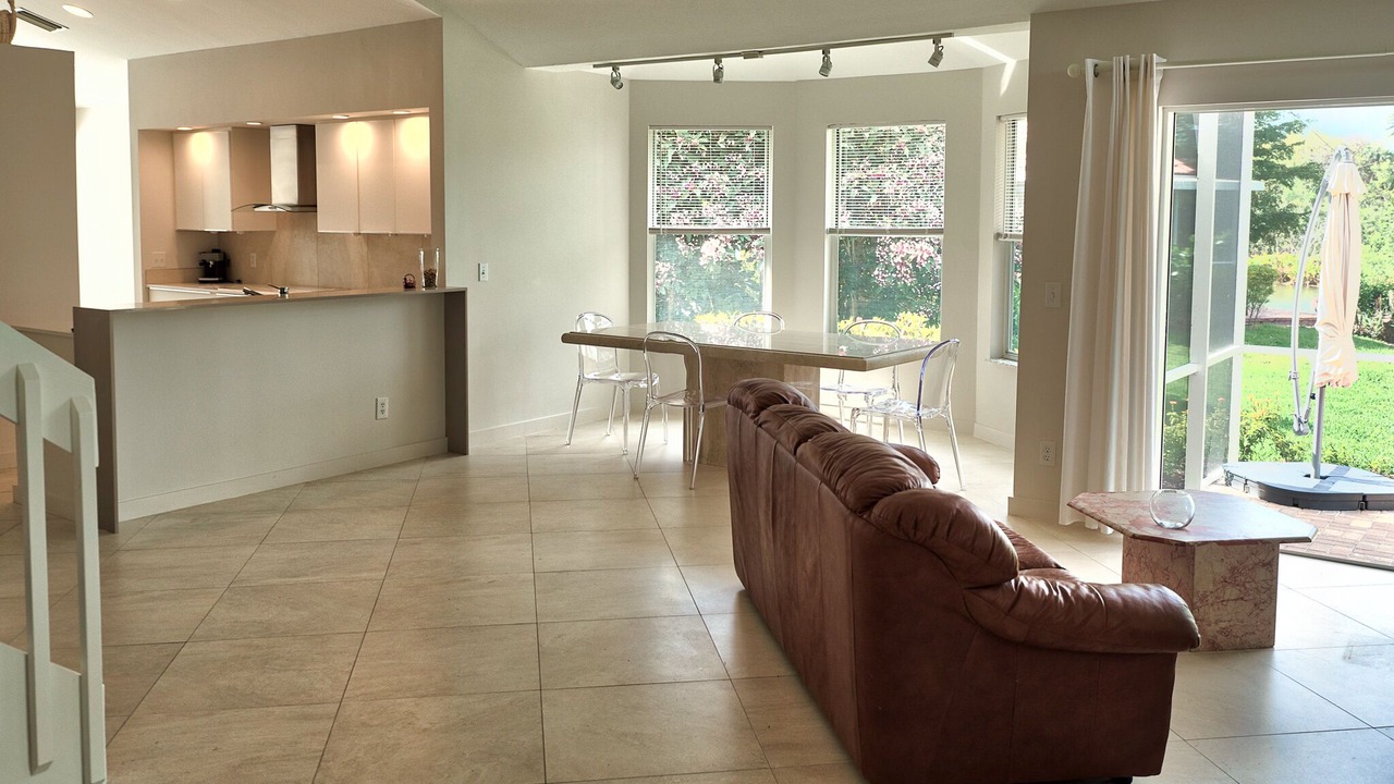Photo of Livingroom in Central Naples