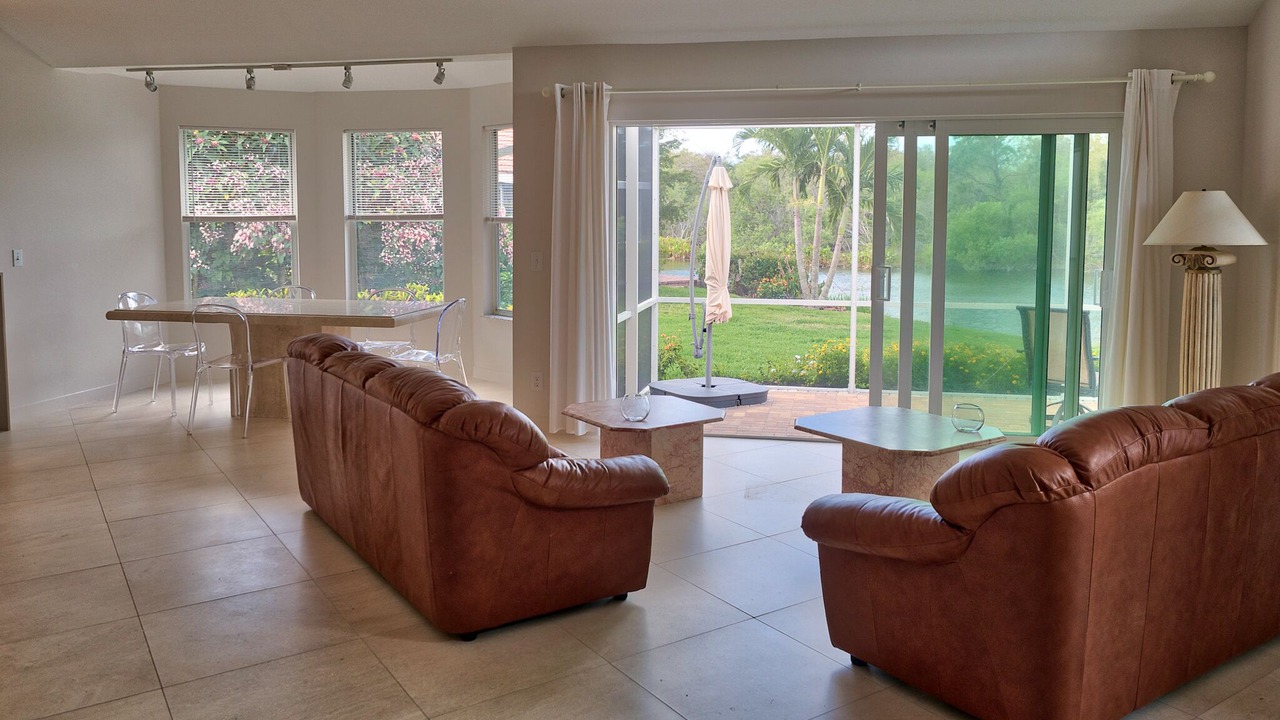 Photo of Livingroom in Central Naples
