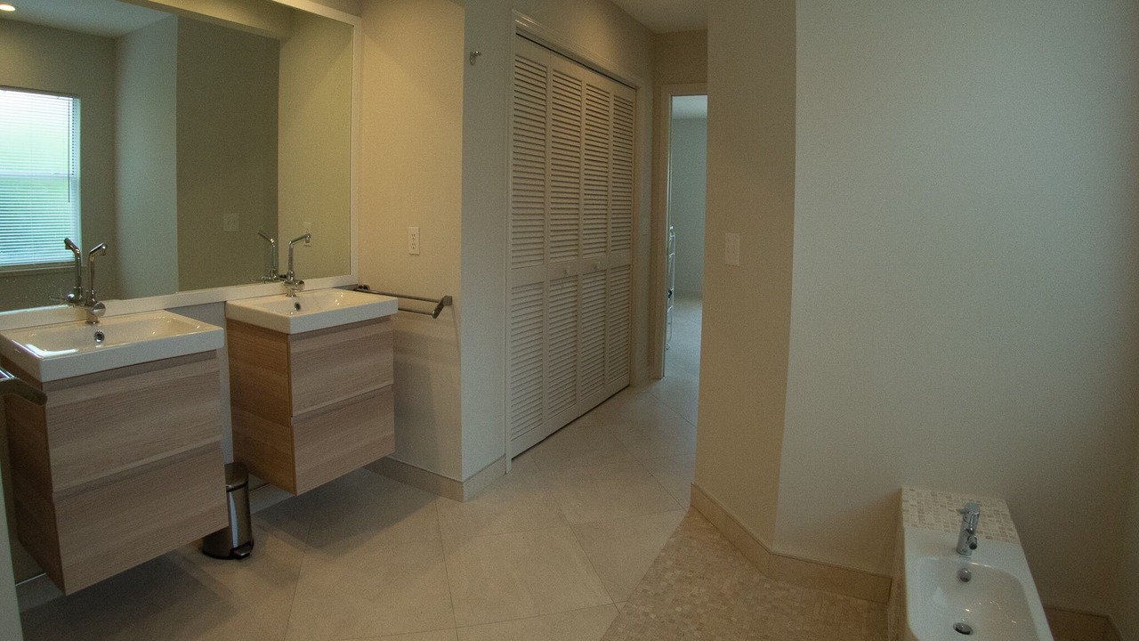 Photo of Bathroom in Central Naples