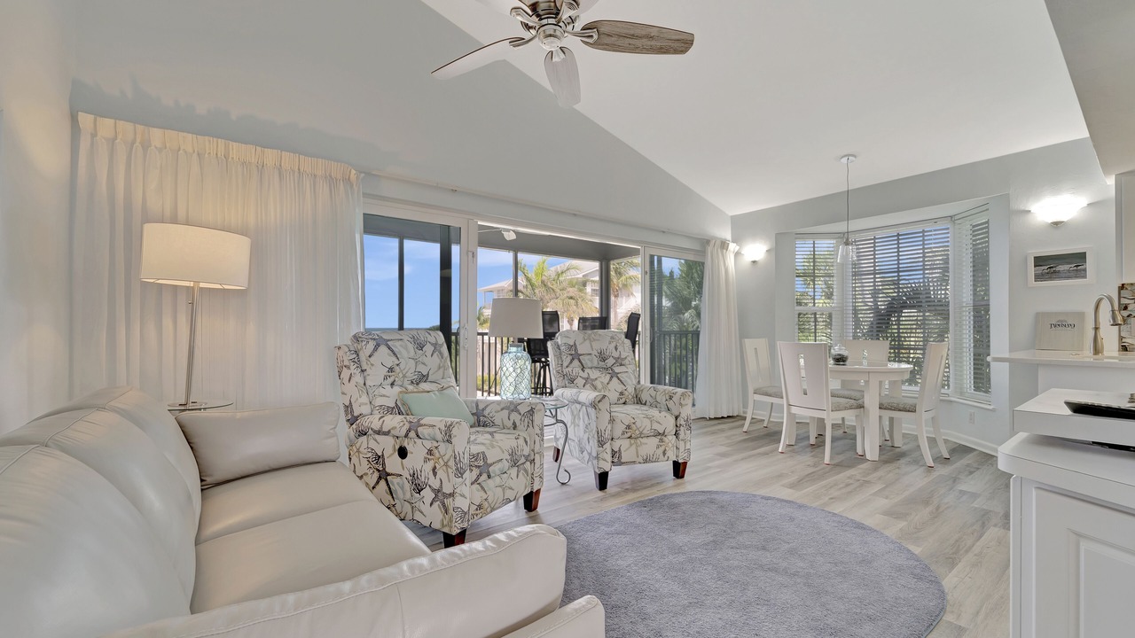 Photo of Livingroom in Palm Island