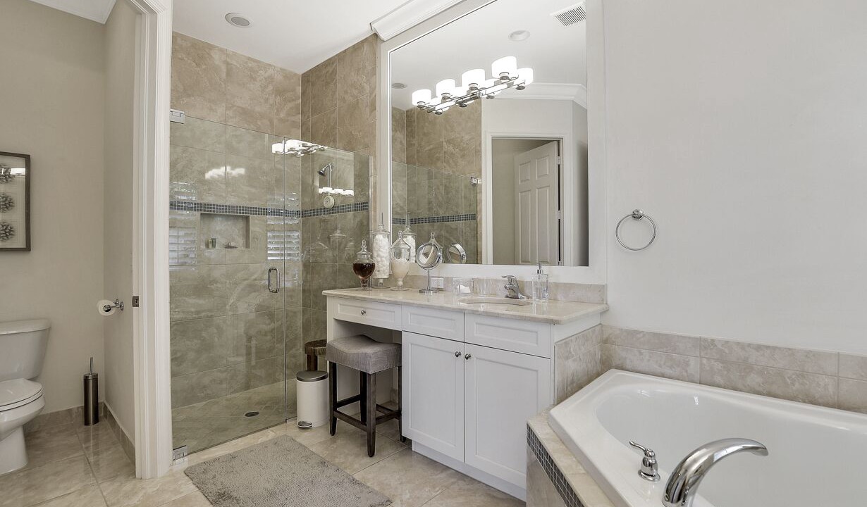 Photo of Bathroom in Naples
