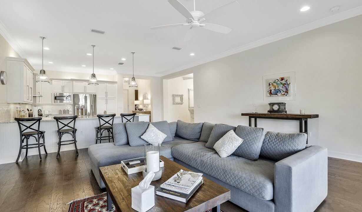 Photo of Livingroom in Naples