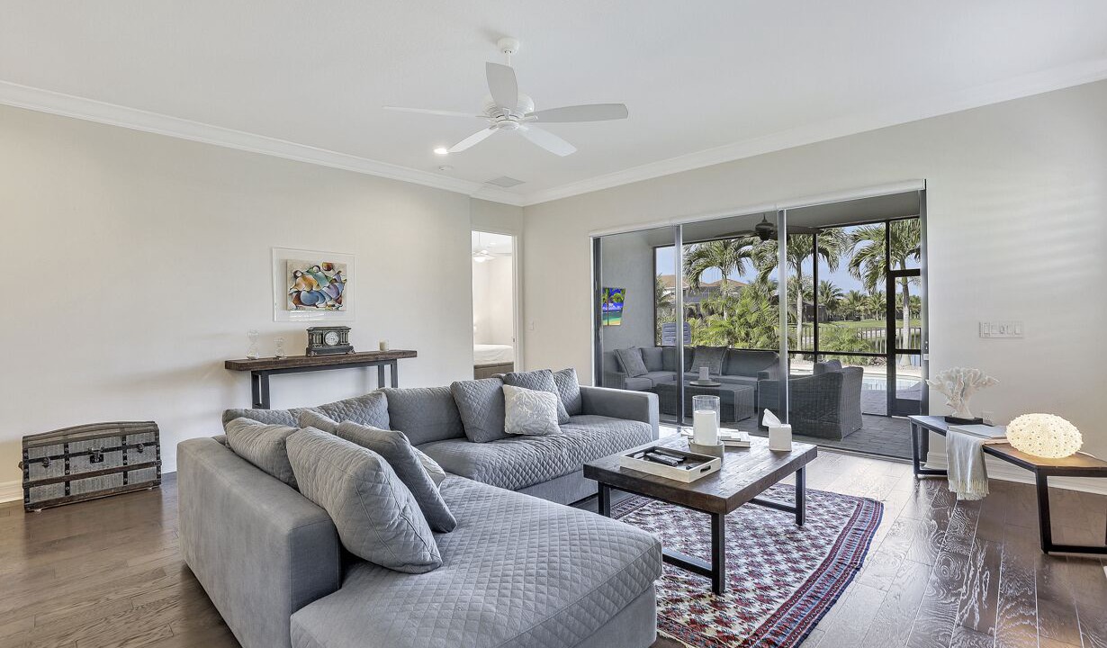 Photo of Livingroom in Naples