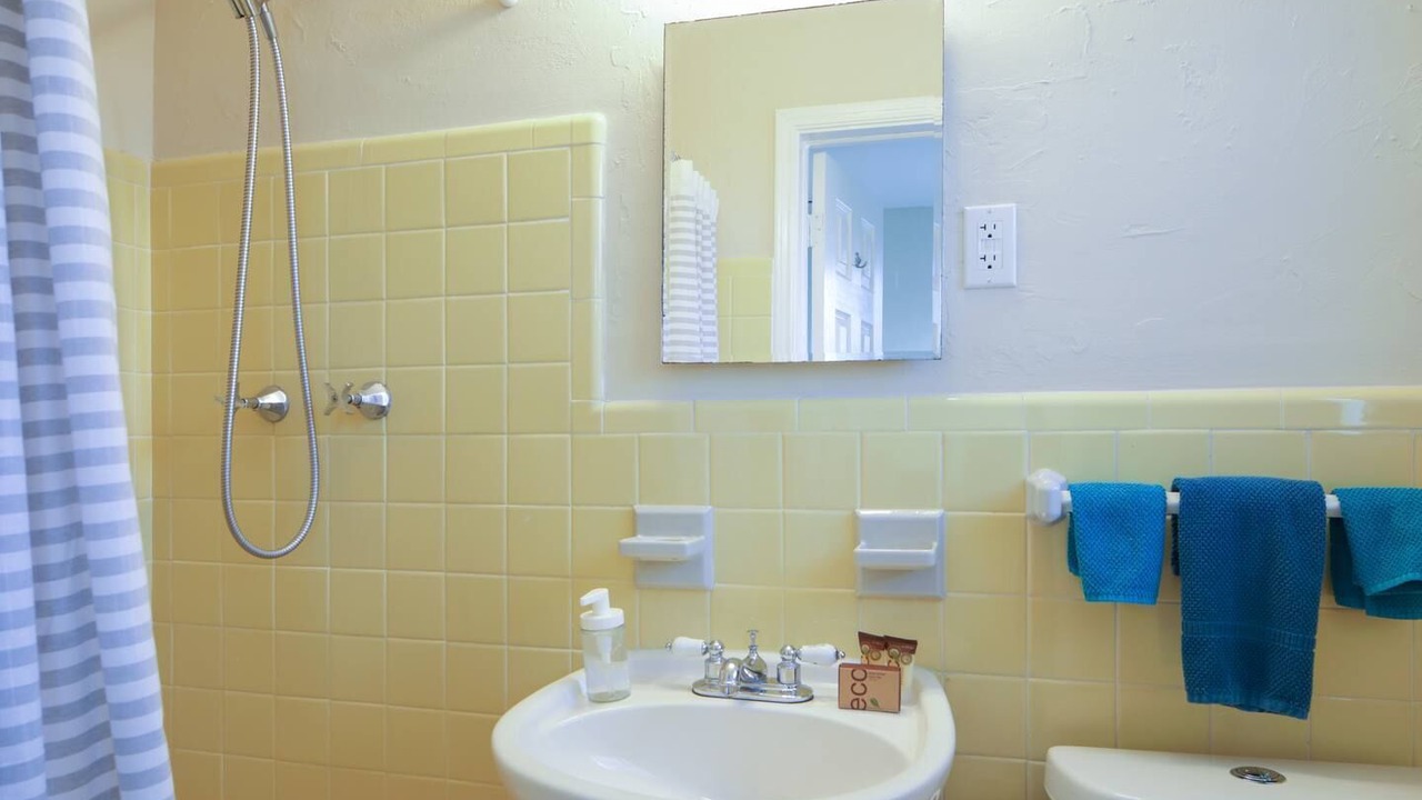 Photo of Bathroom in Royal Poinciana