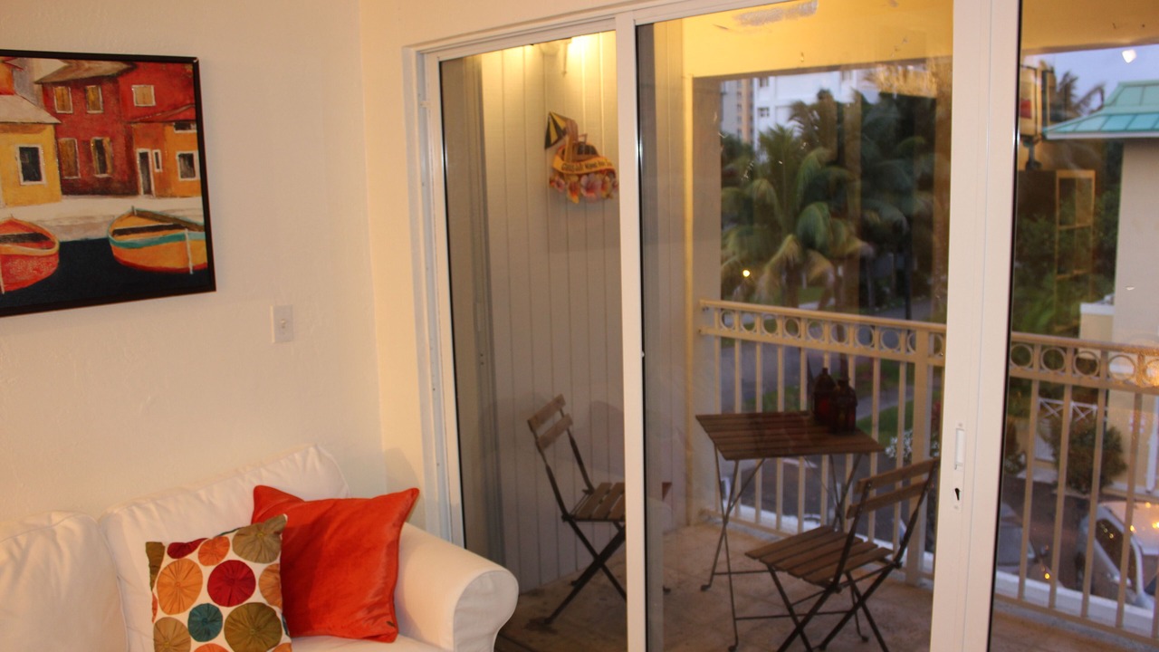 Photo of Livingroom in Key Biscayne