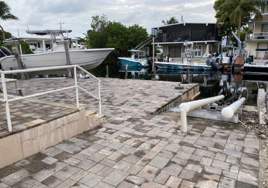 Photo of Others in Tavernier