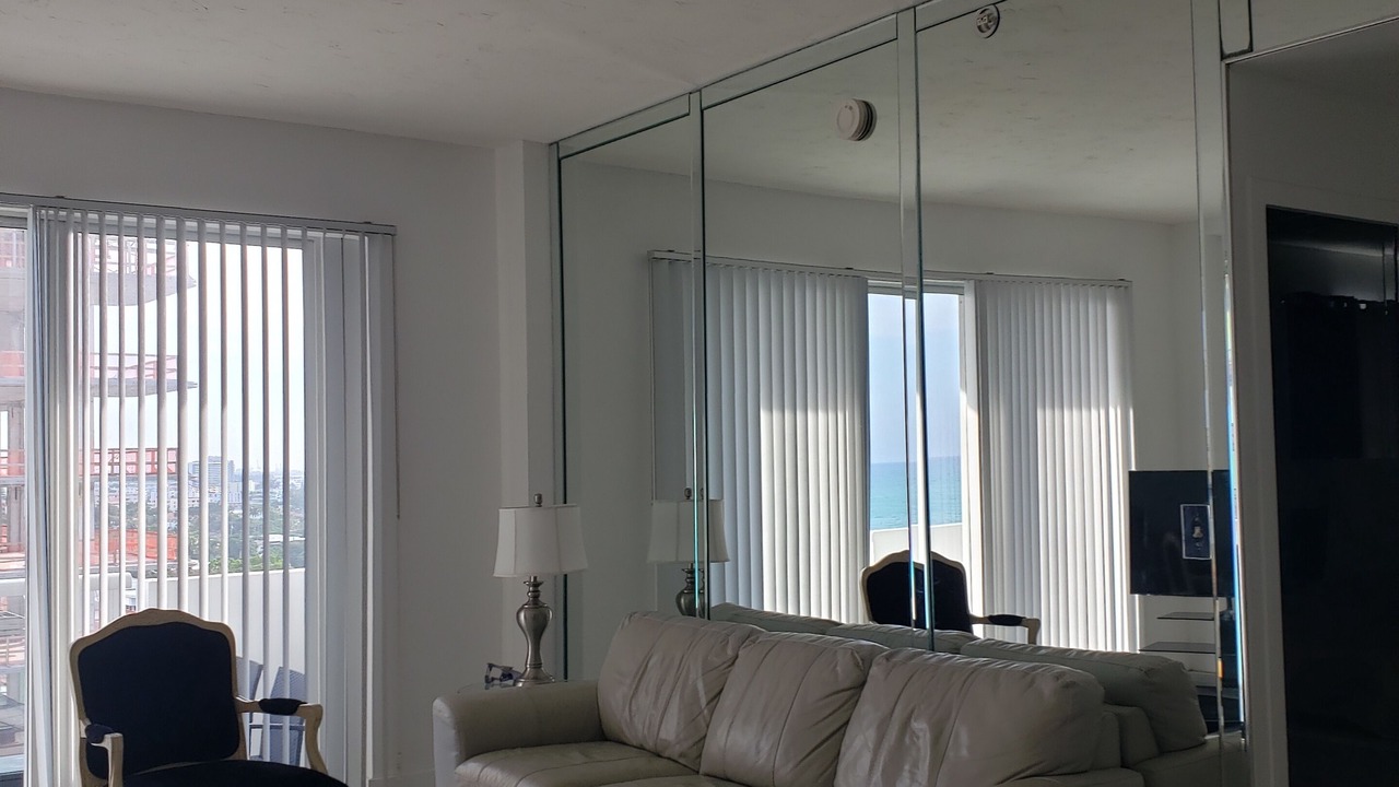 Photo of Livingroom in Surfside