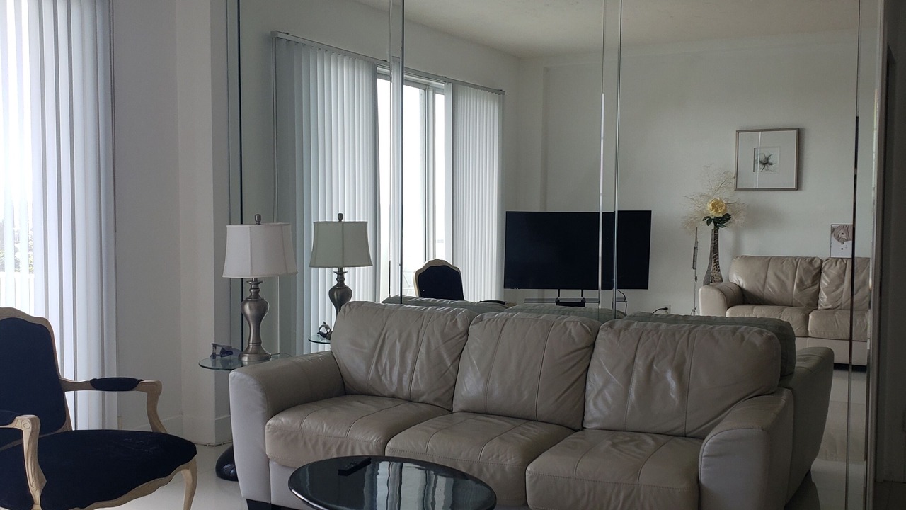 Photo of Bedroom in Surfside