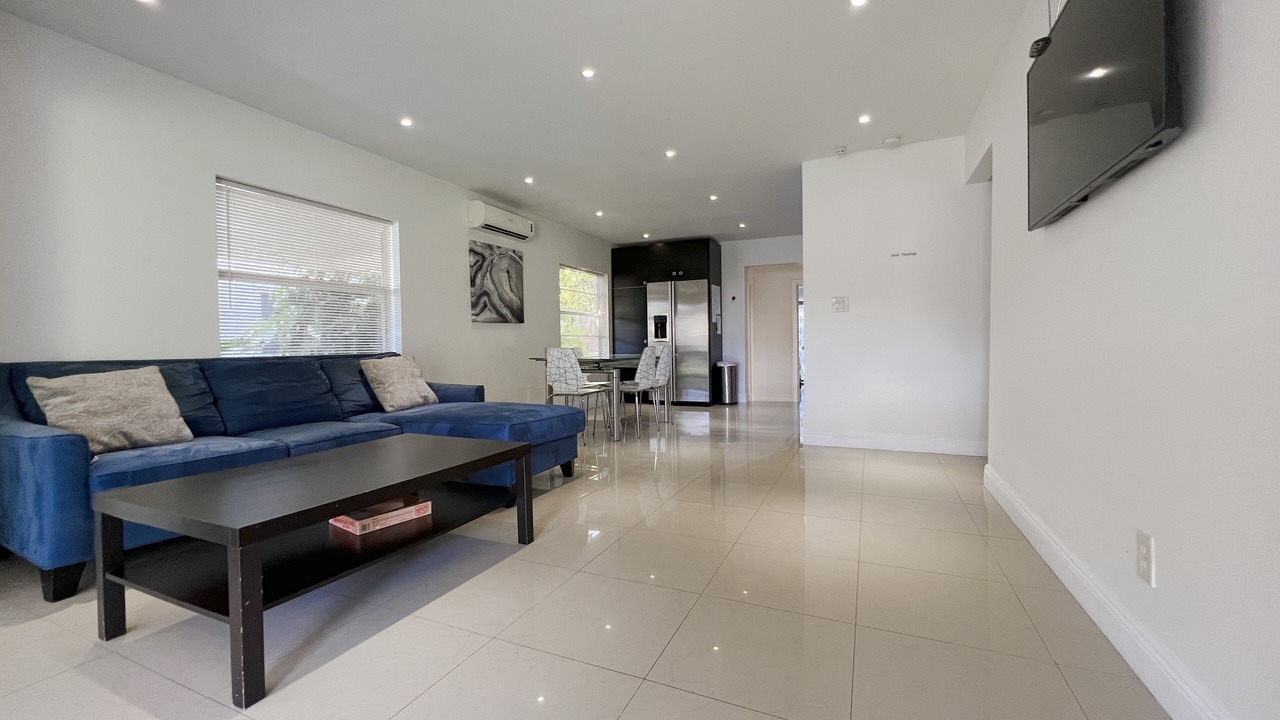 Photo of Livingroom in North Central Hollywood