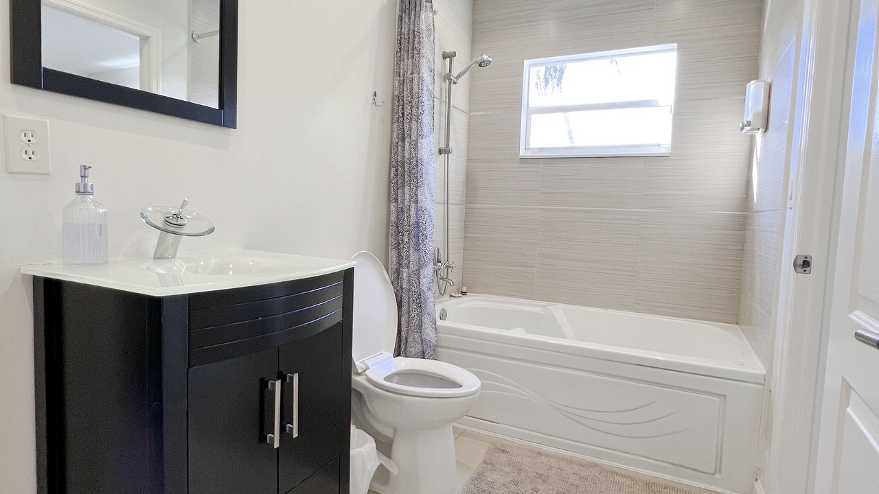 Photo of Bathroom in North Central Hollywood