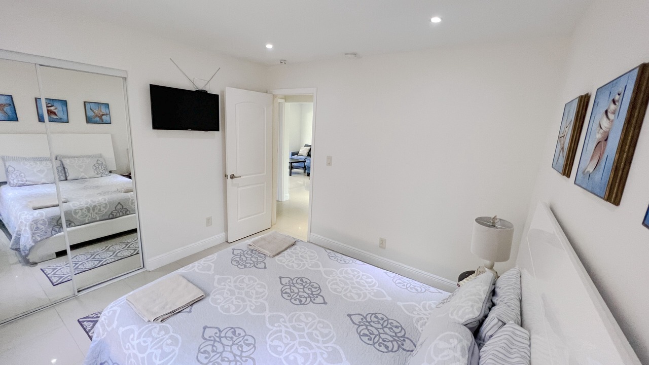 Photo of Bedroom in North Central Hollywood