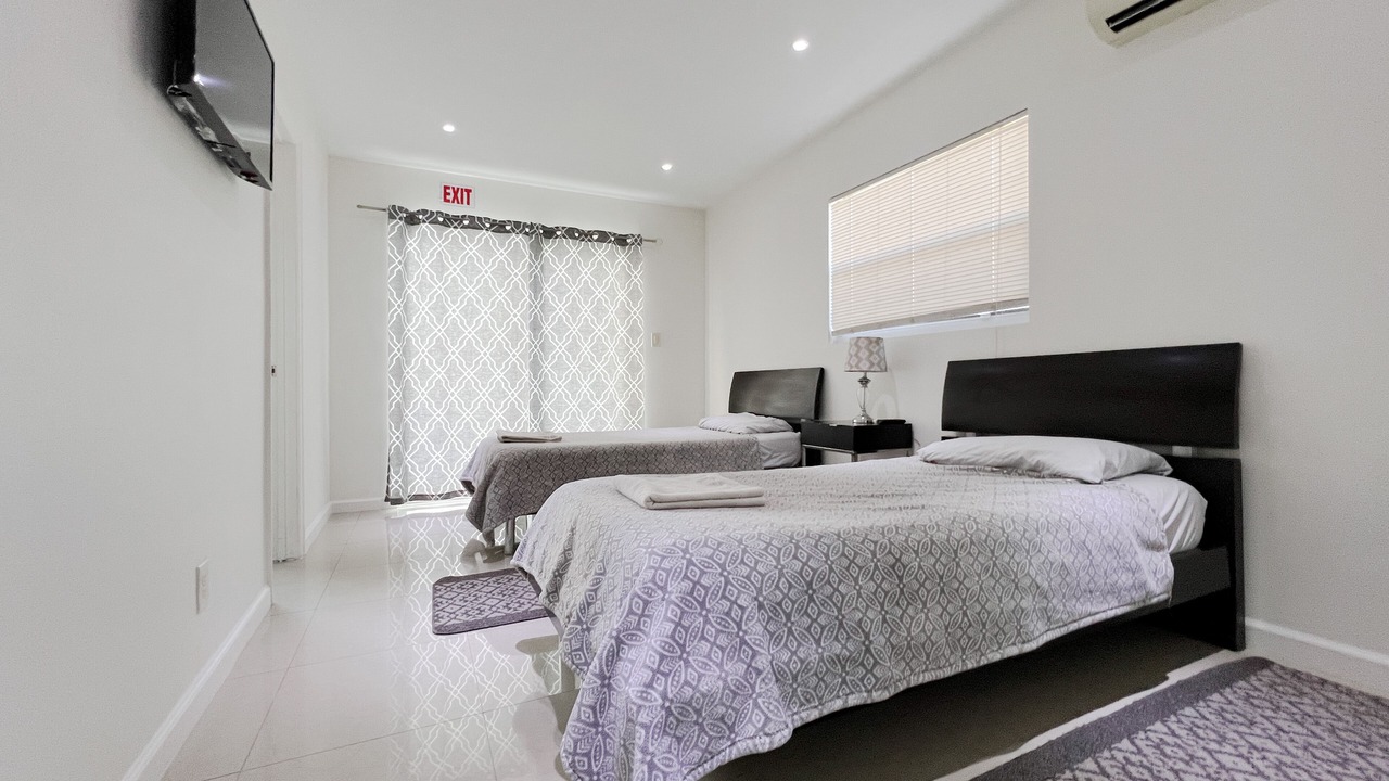 Photo of Bedroom in North Central Hollywood