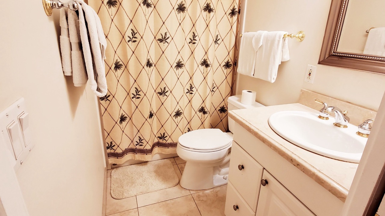 Photo of Bathroom in Marathon