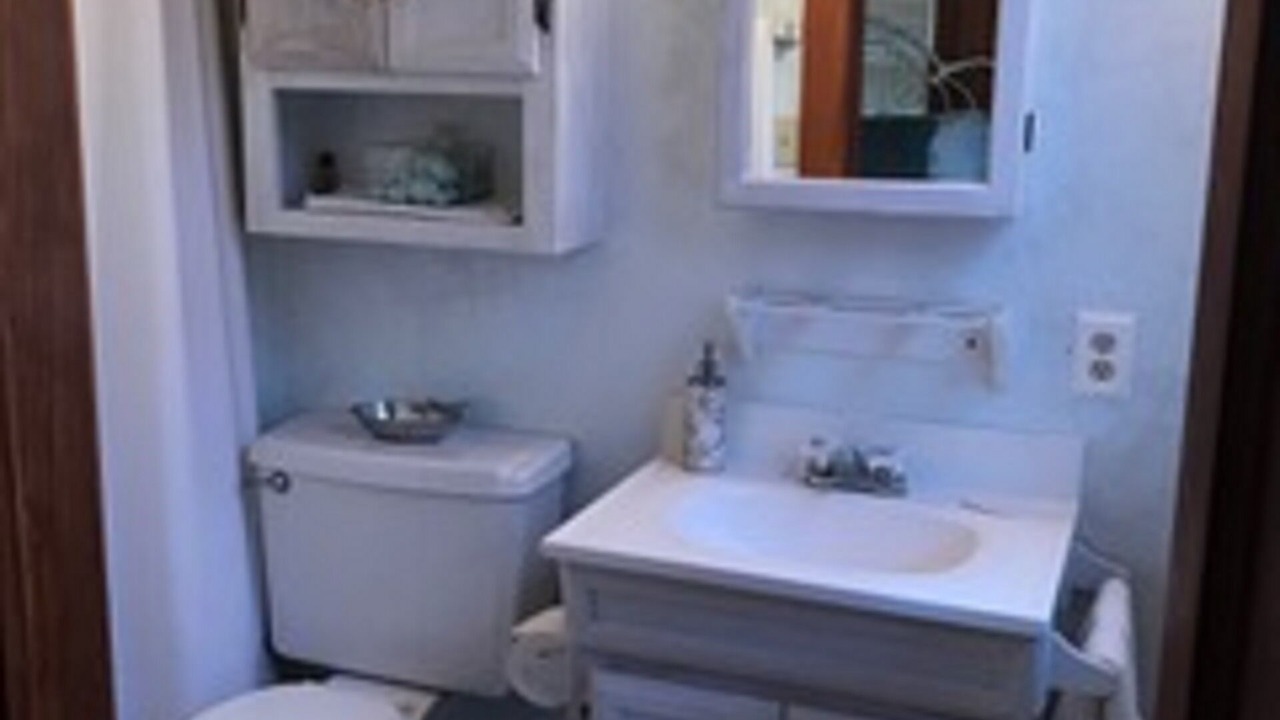 Photo of Bathroom in Doctors Inlet