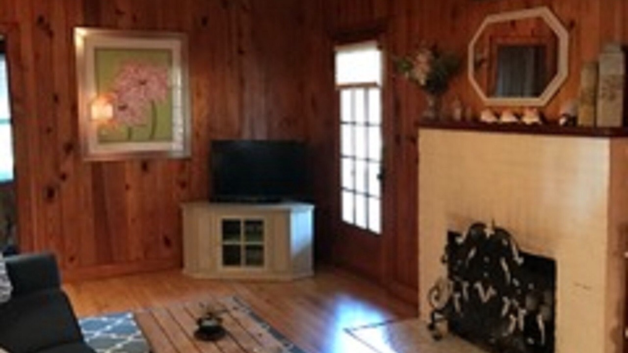 Photo of Livingroom in Doctors Inlet