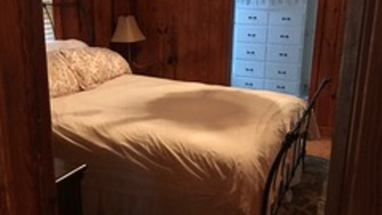 Photo of Bedroom in Doctors Inlet
