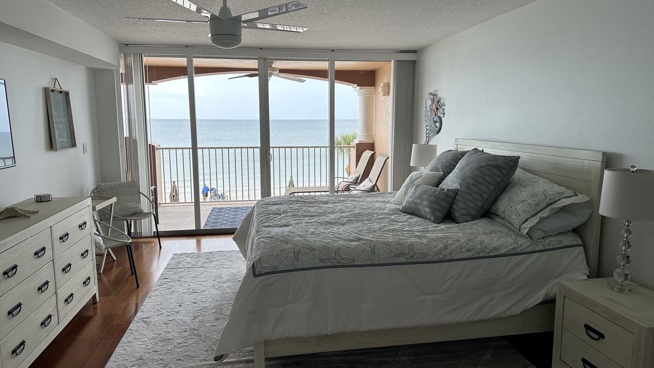 Photo of Bedroom in Redington Beach