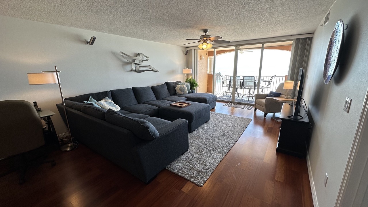 Photo of Livingroom in Redington Beach