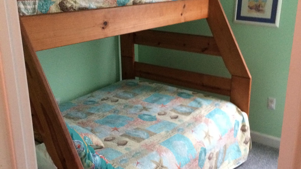 Photo of Bedroom in Crystal Shores