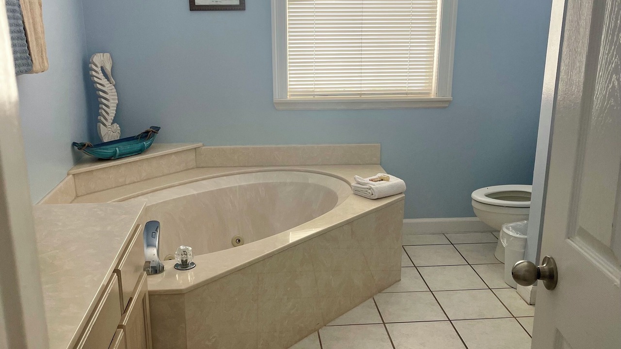 Photo of Bathroom in Crystal Shores