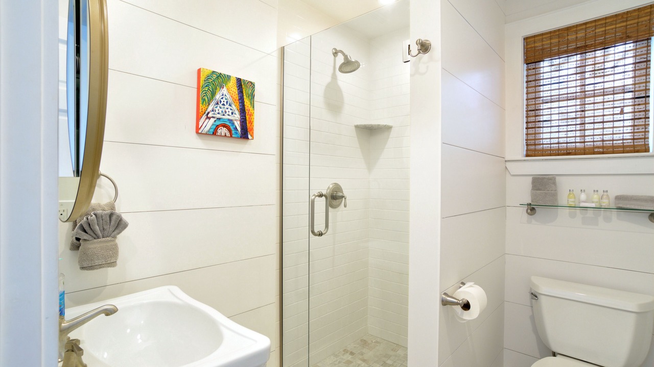 Photo of Bathroom in Uptown - Upper Duval