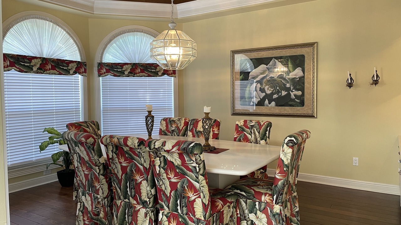 Photo of Livingroom in Peninsula Point