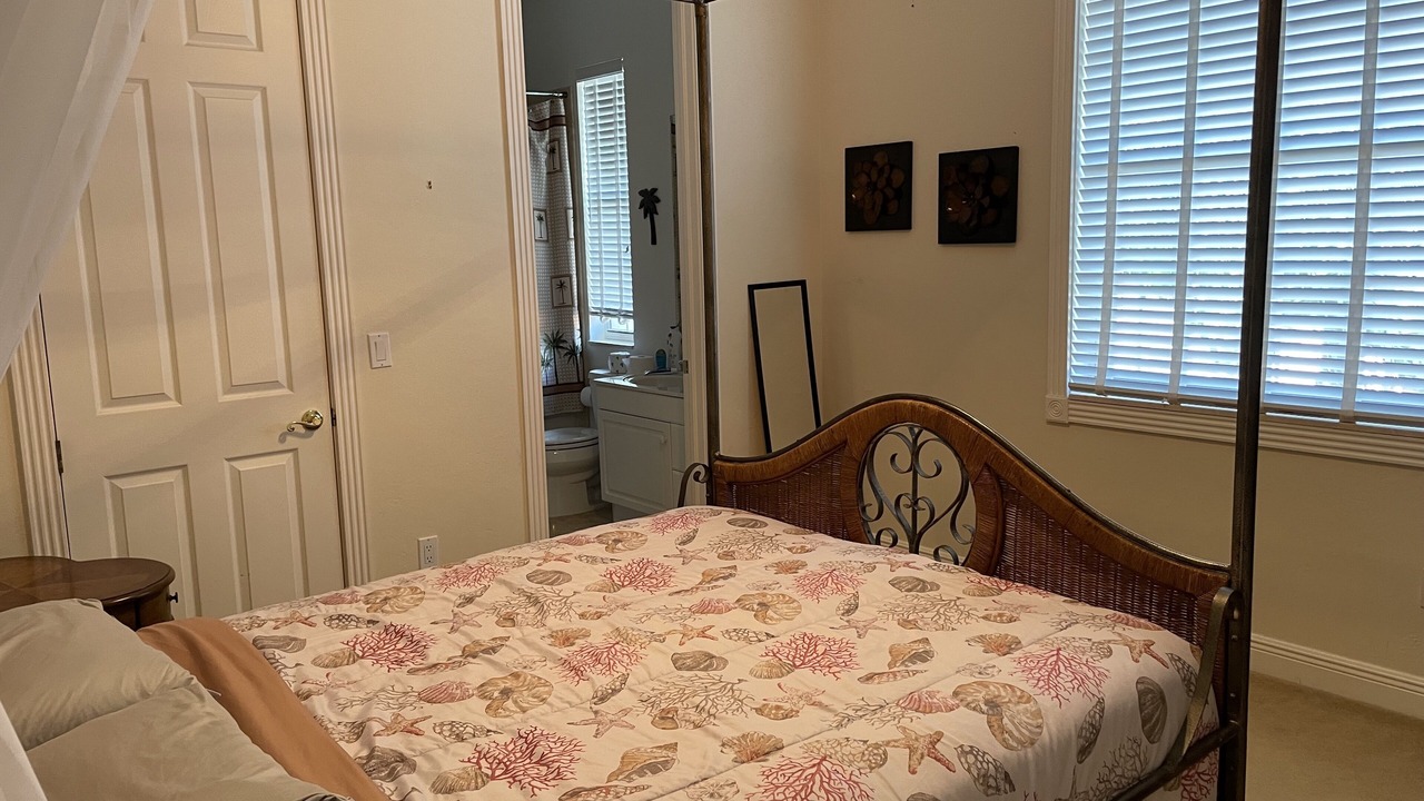 Photo of Bedroom in Peninsula Point