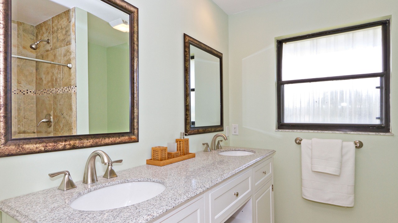 Photo of Bathroom in Central Beach