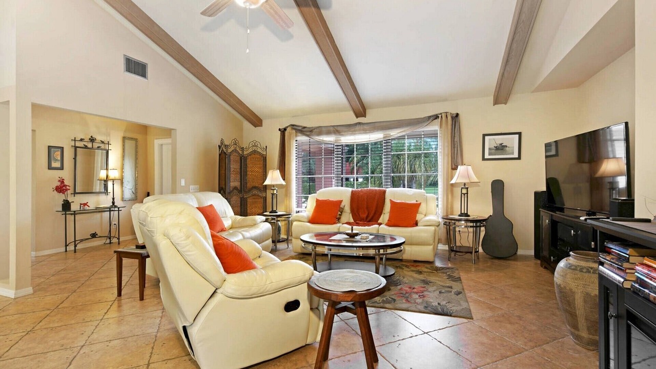 Photo of Livingroom in Lochmoor Waterway Estates