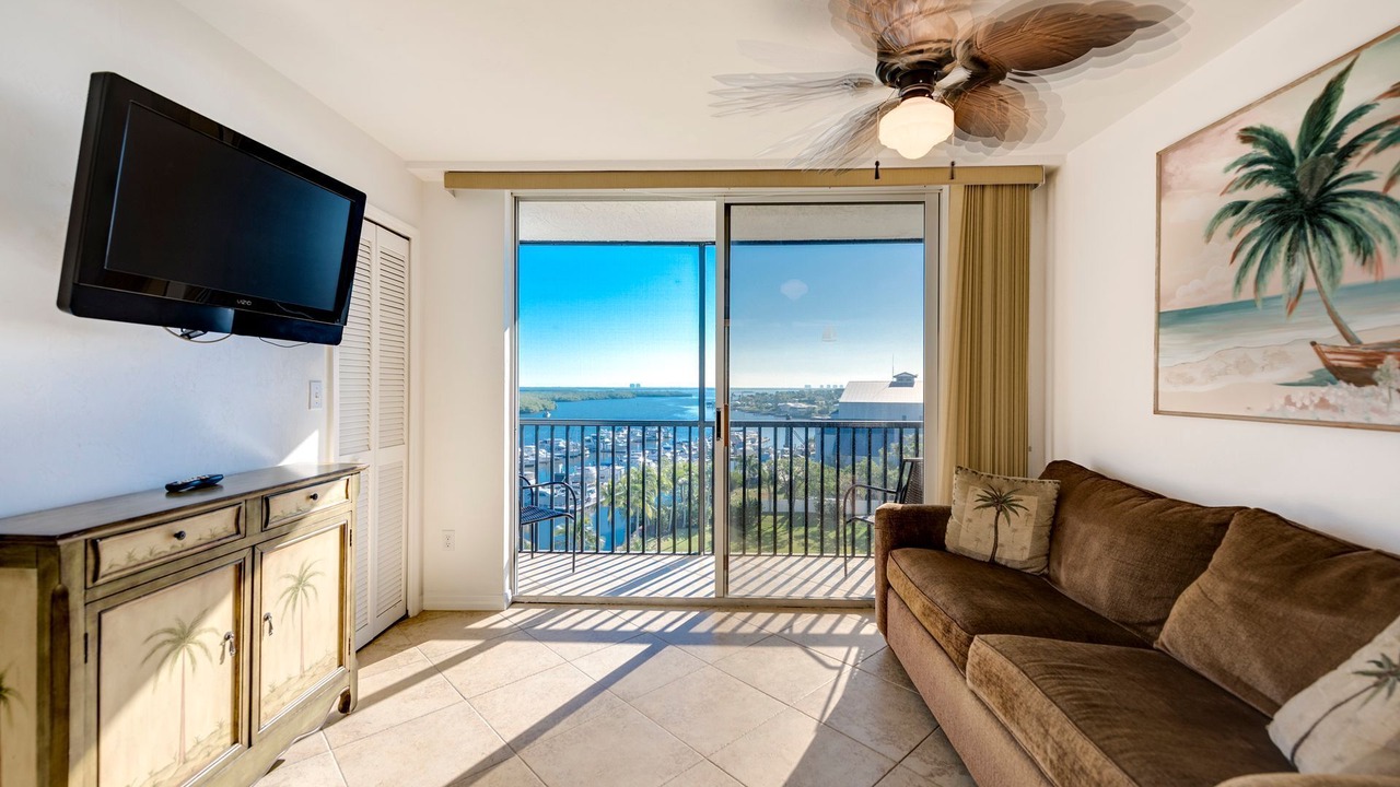 Photo of Livingroom in Mid Island