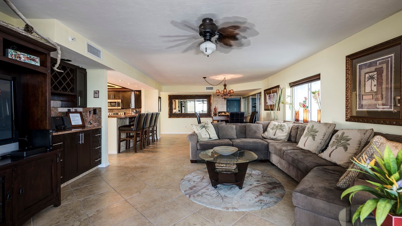 Photo of Livingroom in Mid Island
