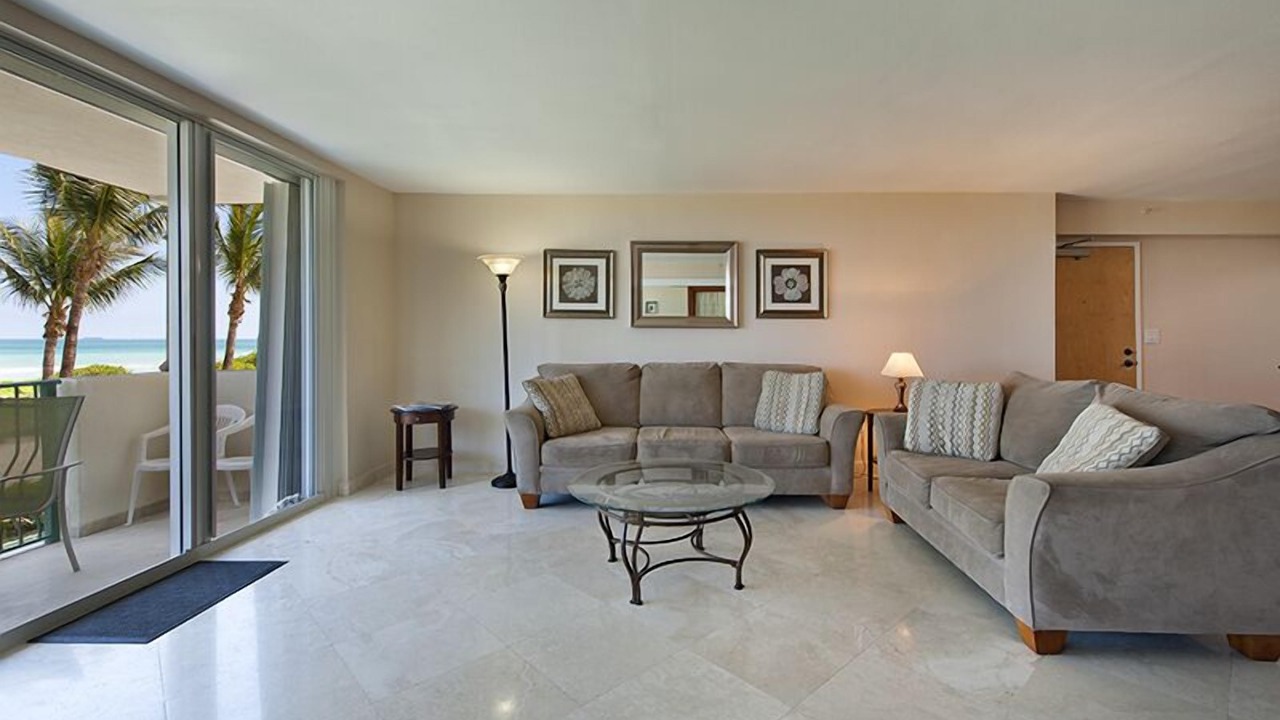 Photo of Livingroom in Surfside