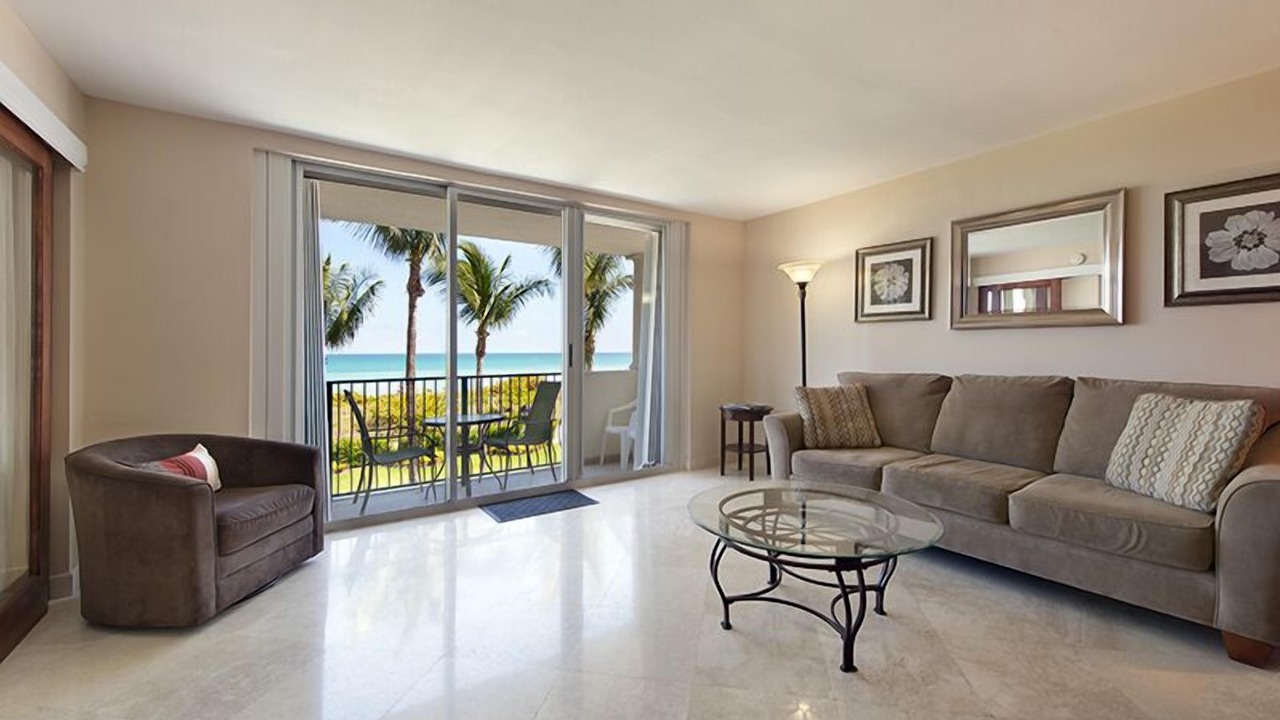 Photo of Livingroom in Surfside