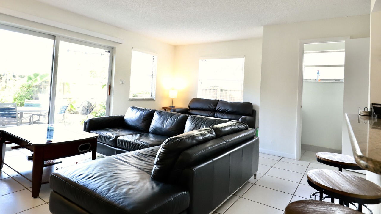 Photo of Livingroom in River Oaks