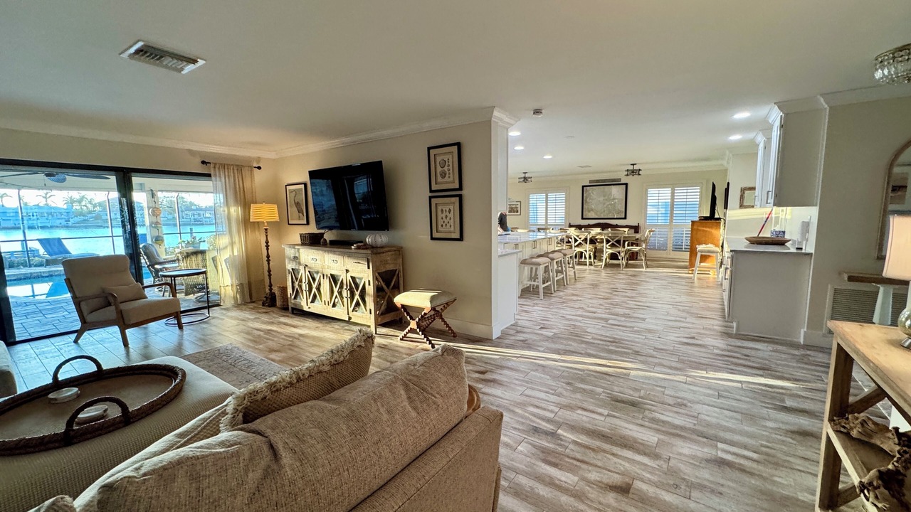 Photo of Livingroom in Island Estate