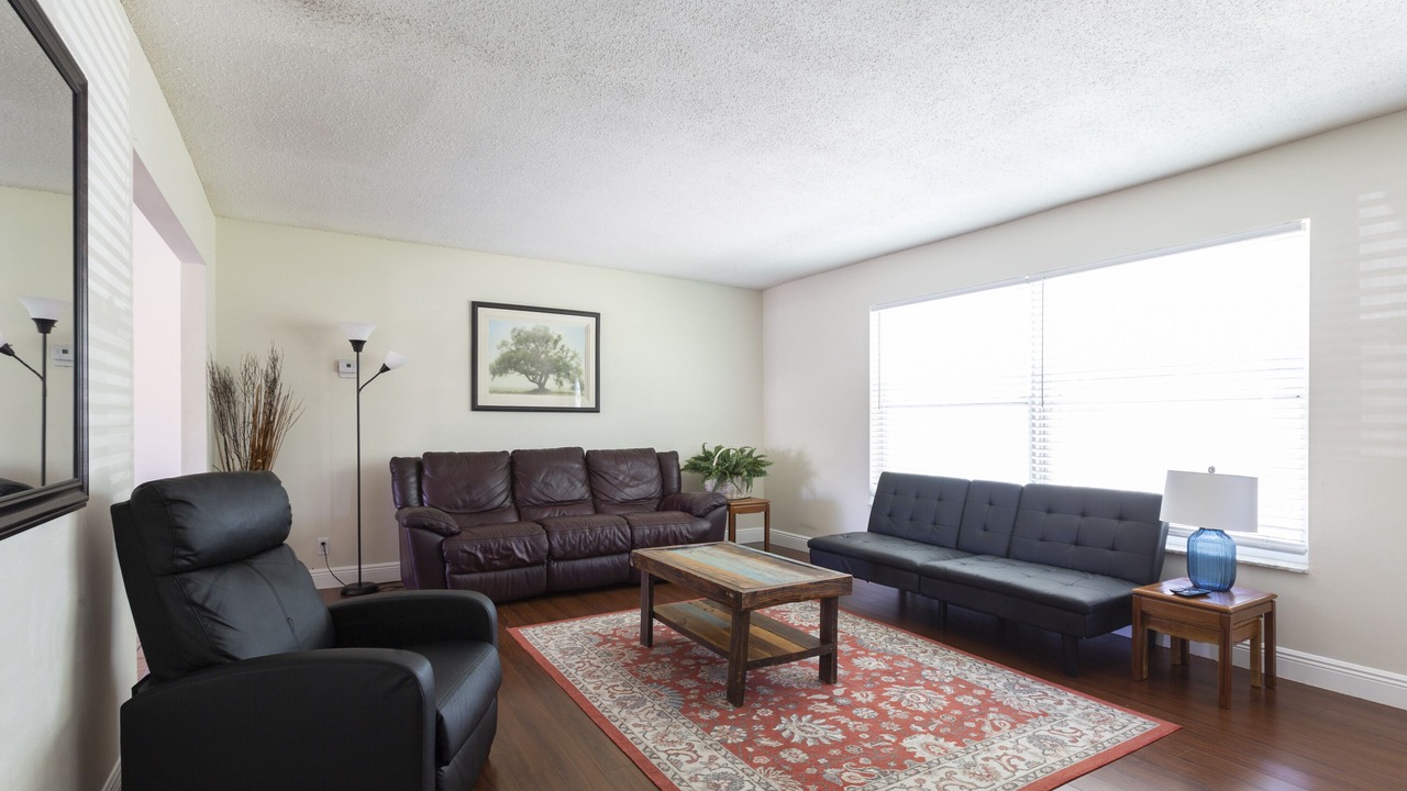 Photo of Livingroom in Tropic Palms