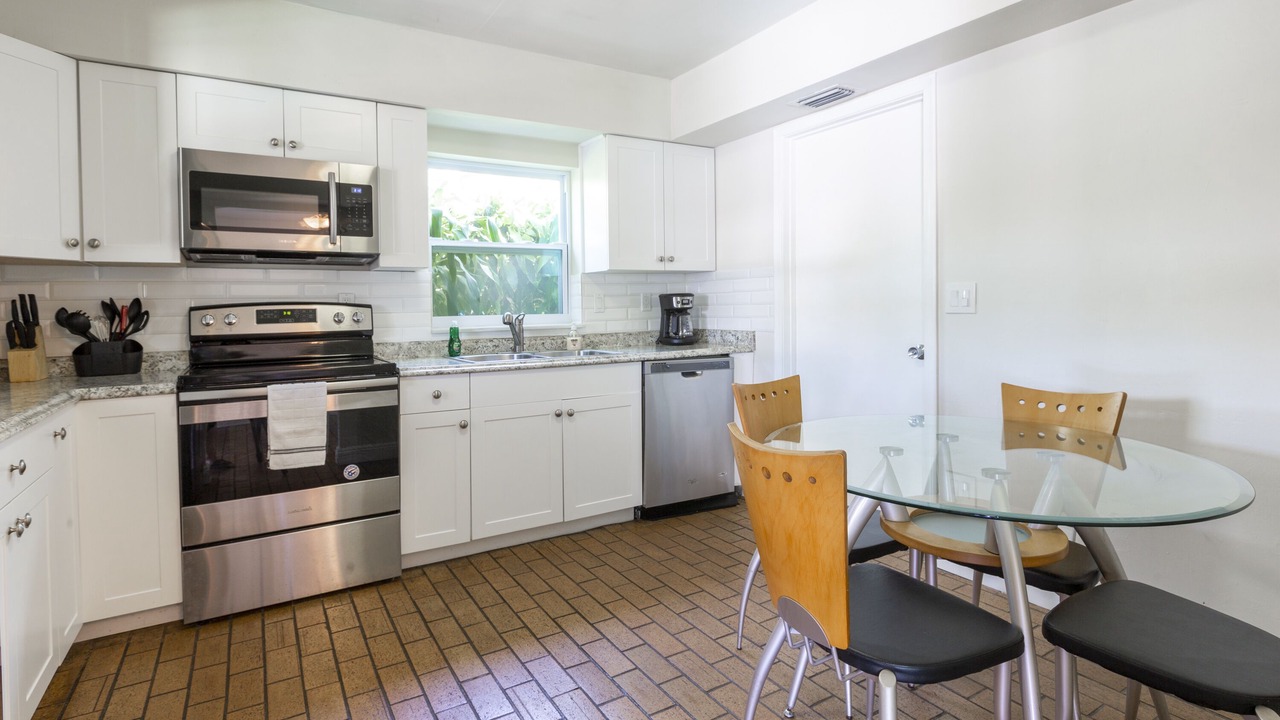 Photo of Kitchen in Tropic Palms