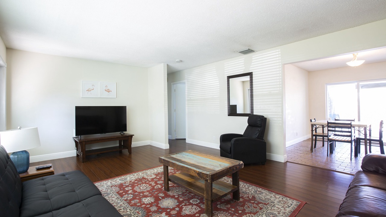 Photo of Livingroom in Tropic Palms