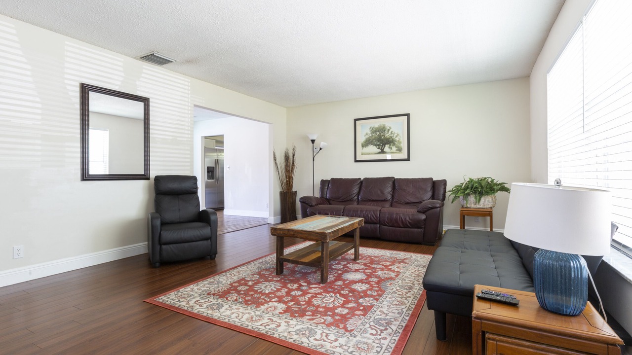 Photo of Livingroom in Tropic Palms
