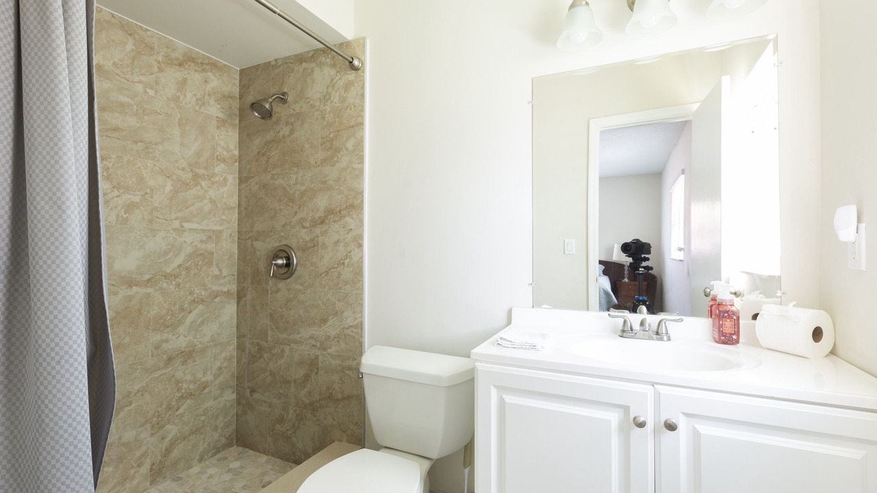 Photo of Bathroom in Tropic Palms
