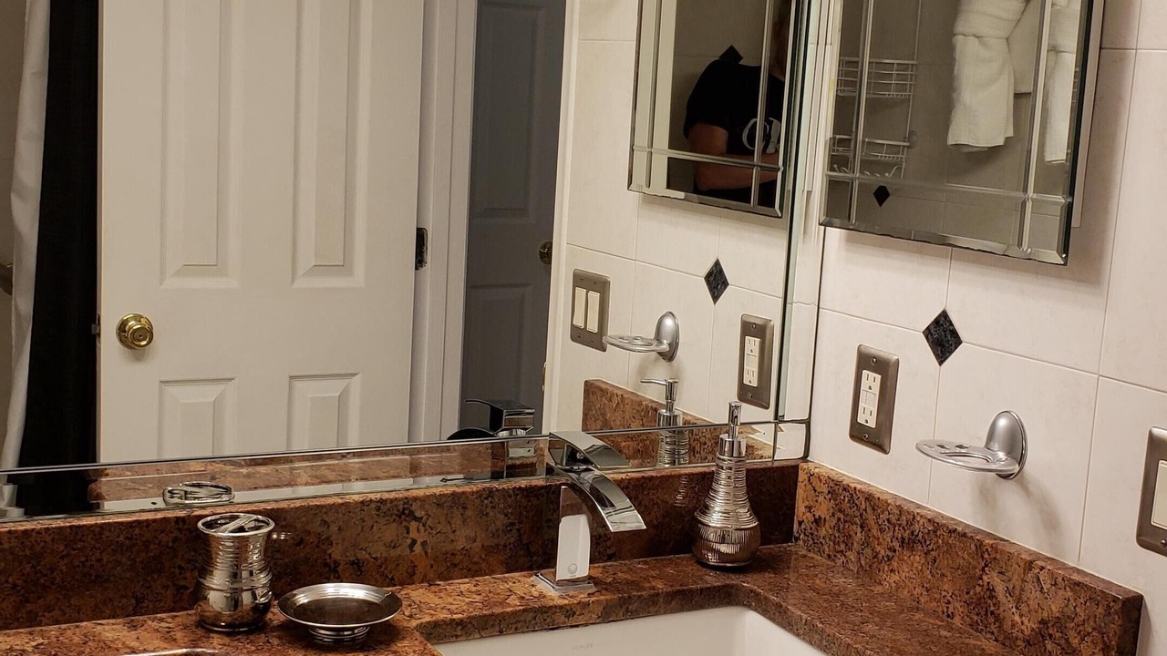 Photo of Bathroom in Ventura